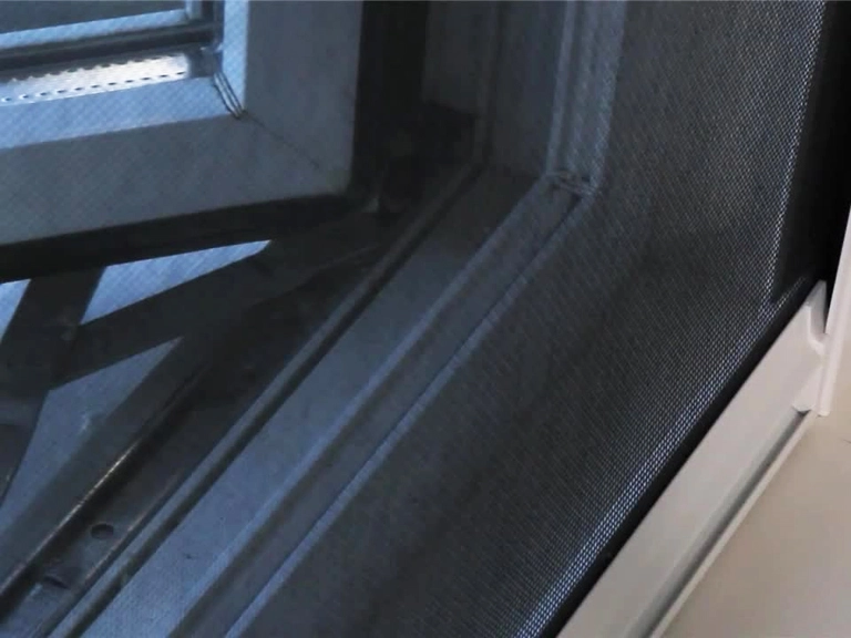 Varlık Stor Sineklik Toz ve Polenleri Etkili Şekilde Engeller Alerjileri Azaltır